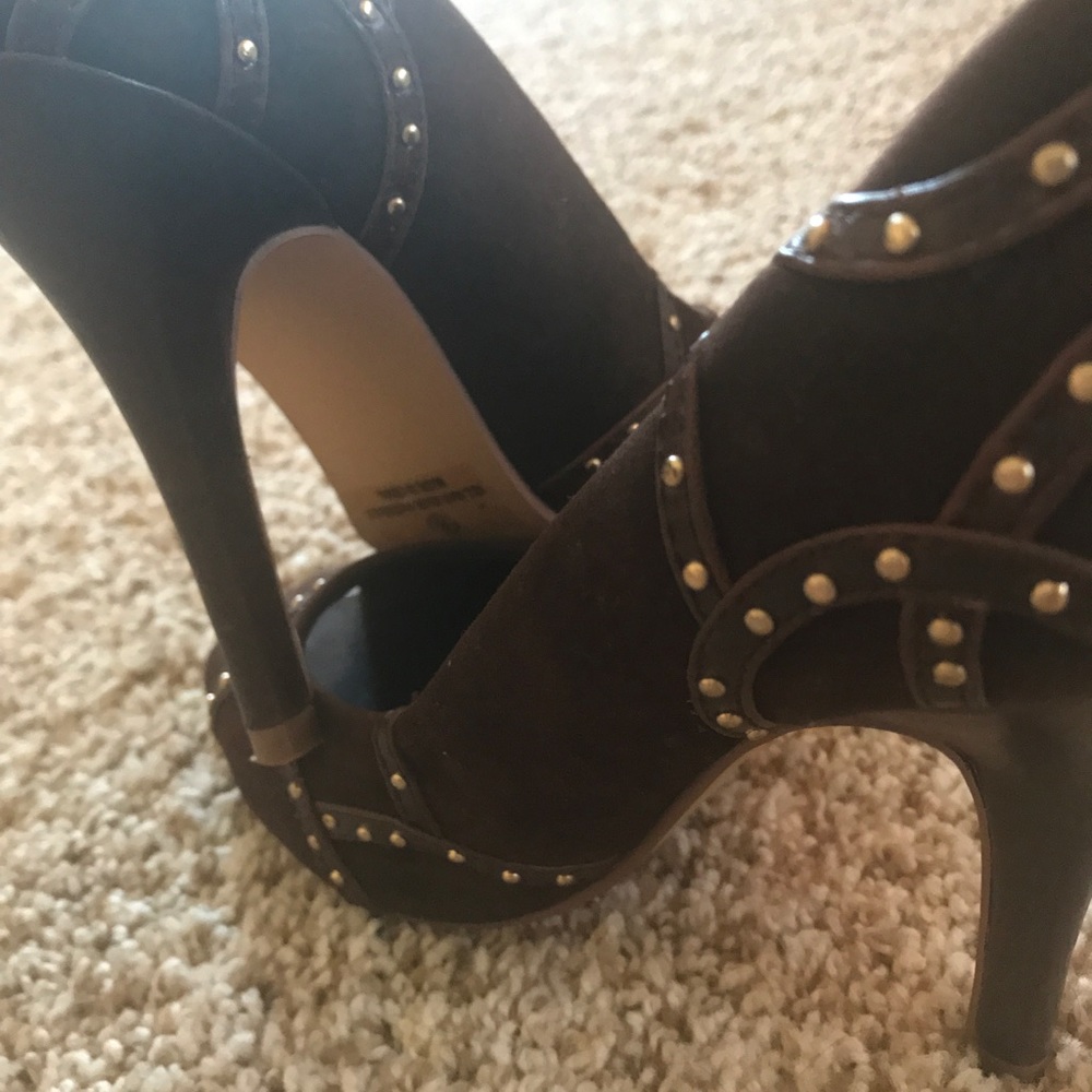 Liliana brown and gold studded heels
